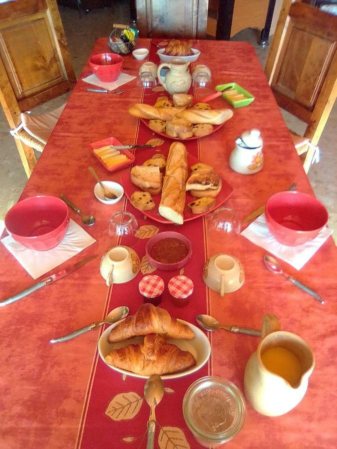 Domaine Des Cigales, Chambre D'Hotes Saint-Martin-d'Aout Bagian luar foto